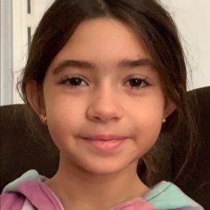 Meet your Posher, Alexis